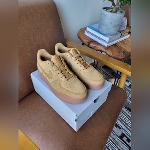 Nike Air Force 1 LV8 3 in Wheat with gum sole, youth (men's) sz 6.5